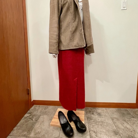 Vintage Column Skirt Buttons Down Back Slit - Picture 12 of 17